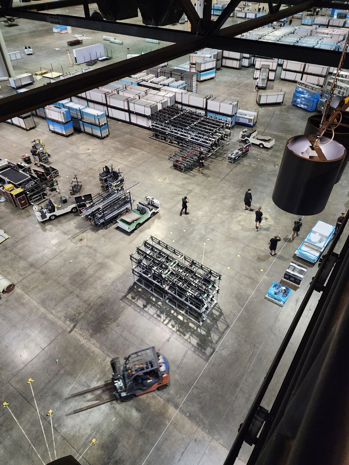 Load-in from above — pre-rig truss and forklifts